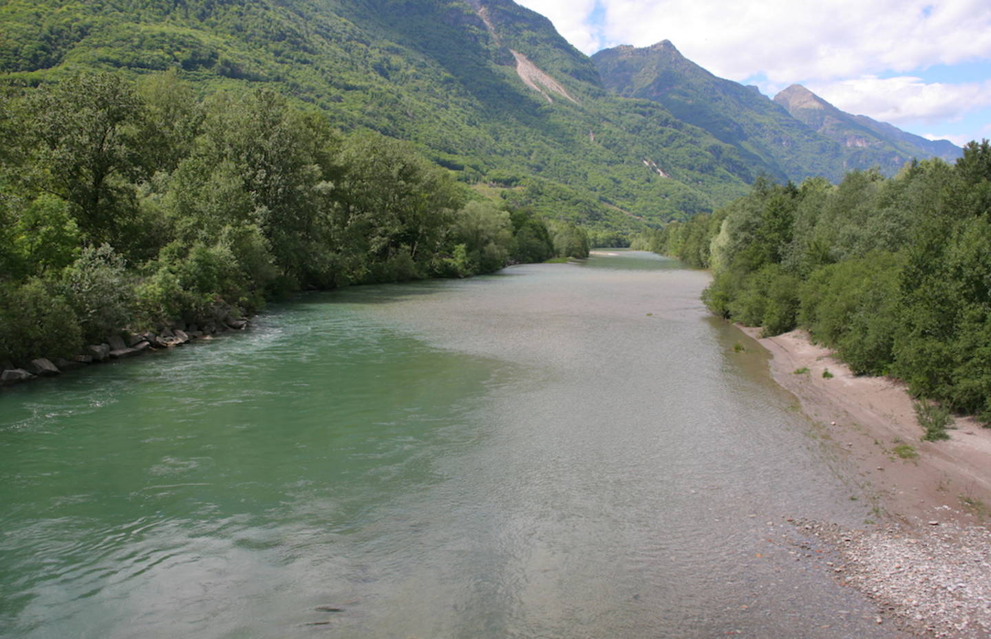 Il Ticino con le centrali che turbinano